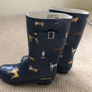Women’s rain boots with dog pattern